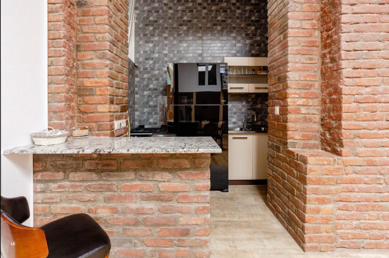Lovely Dulcet Loft In Center Of Rustaveli Tbilisi Eksteriør billede