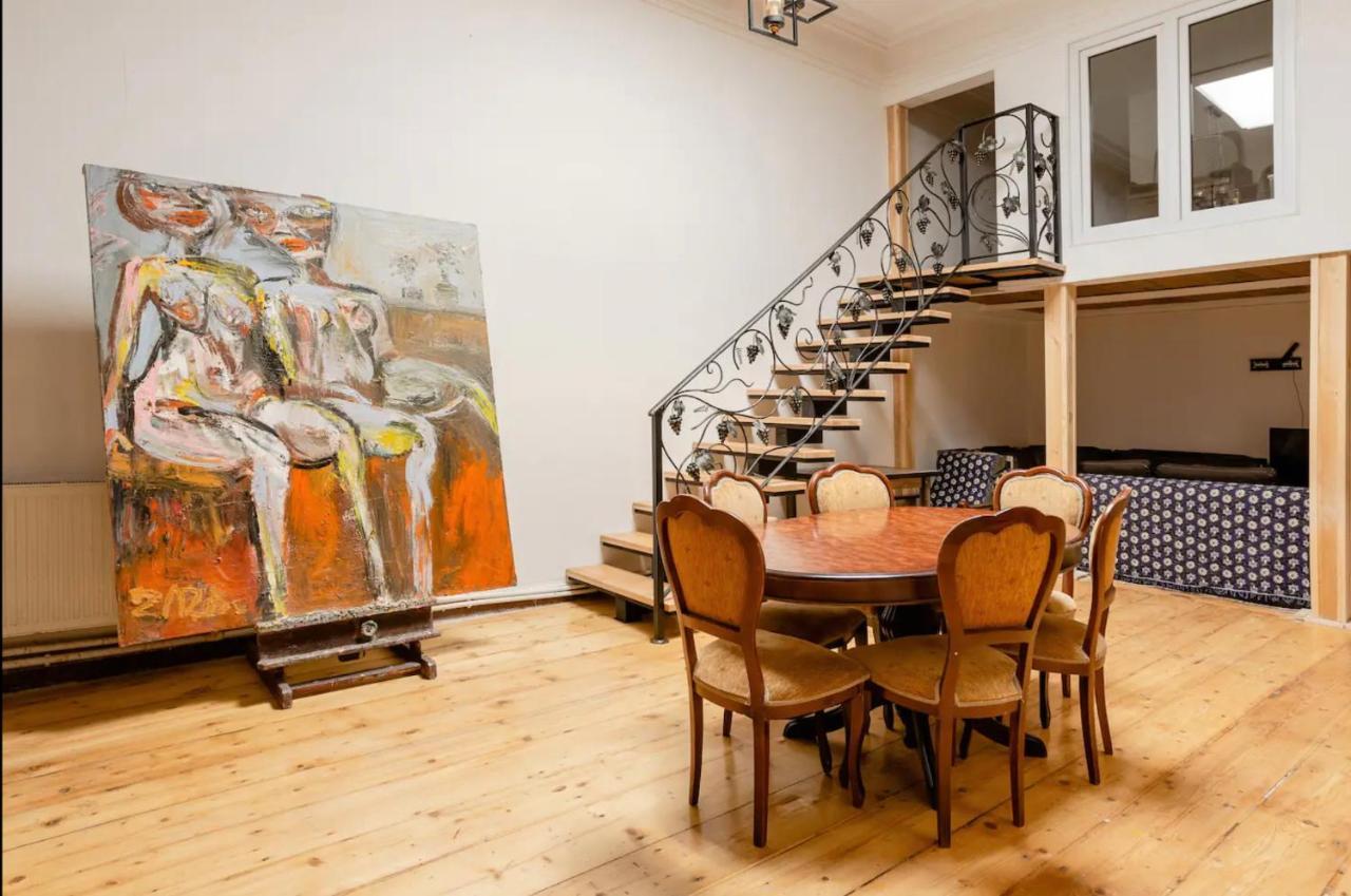 Lovely Dulcet Loft In Center Of Rustaveli Tbilisi Eksteriør billede